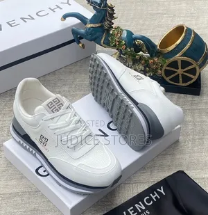 Luxury Givenchy Sneakers Come With Different Color Make Your Choice
