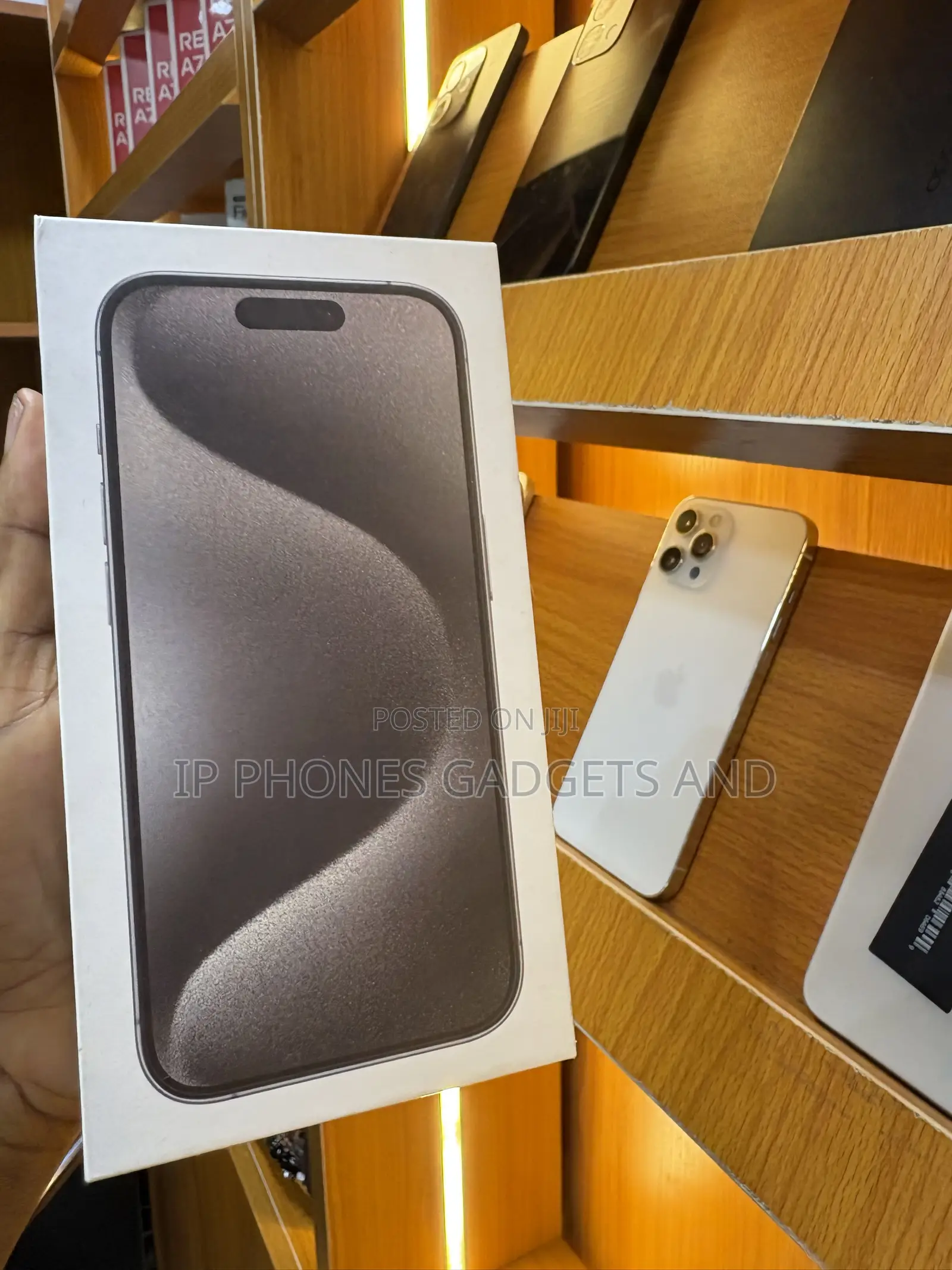 New Apple iPhone 15 Pro 128 GB Gold