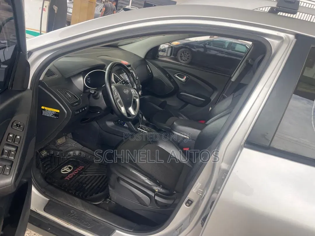 Hyundai Tucson 2013 Silver