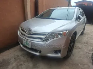 Toyota Venza AWD 2010 Silver