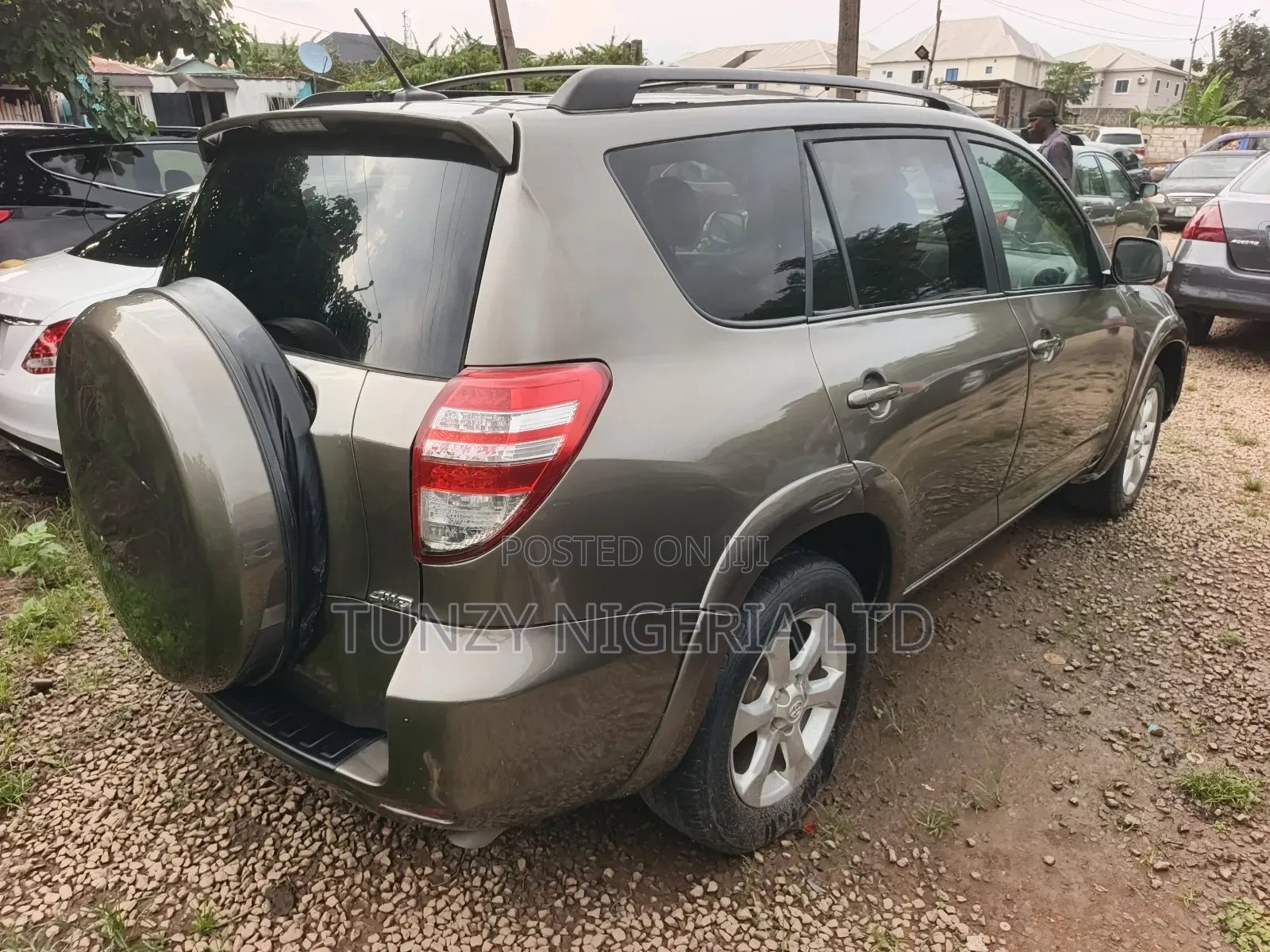 Toyota RAV4 2010 Brown