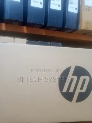New Laptop HP 250 G10 8GB Intel Core i5 SSD 512GB