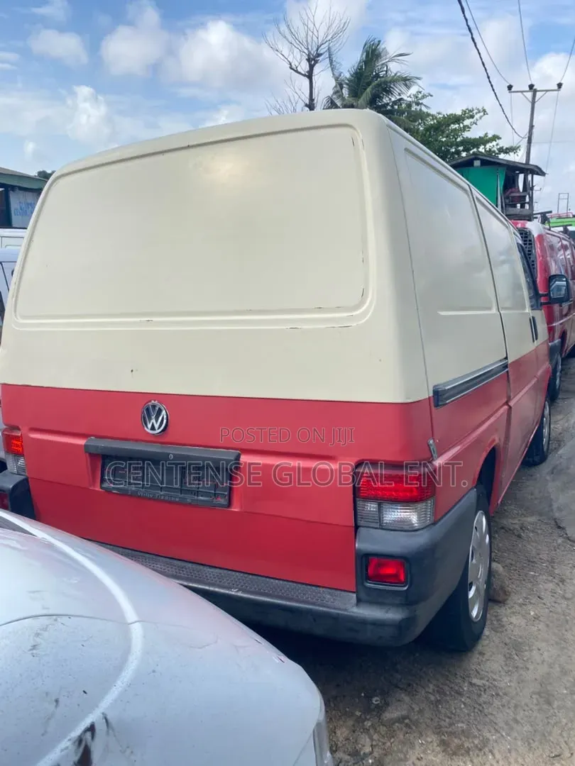 Volkswagen Transporter 2002 Red