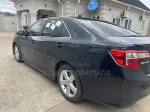Toyota Camry SE 4dr Sedan (2.5L 4cyl 6A) 2014 Black