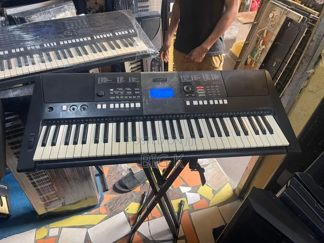 Yamaha PSR E423 Keyboard
