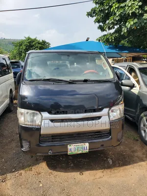 Toyota HiAce 2013 Black