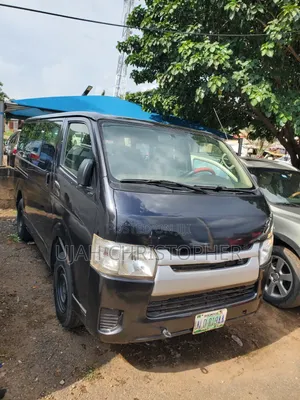 Toyota HiAce 2013 Black