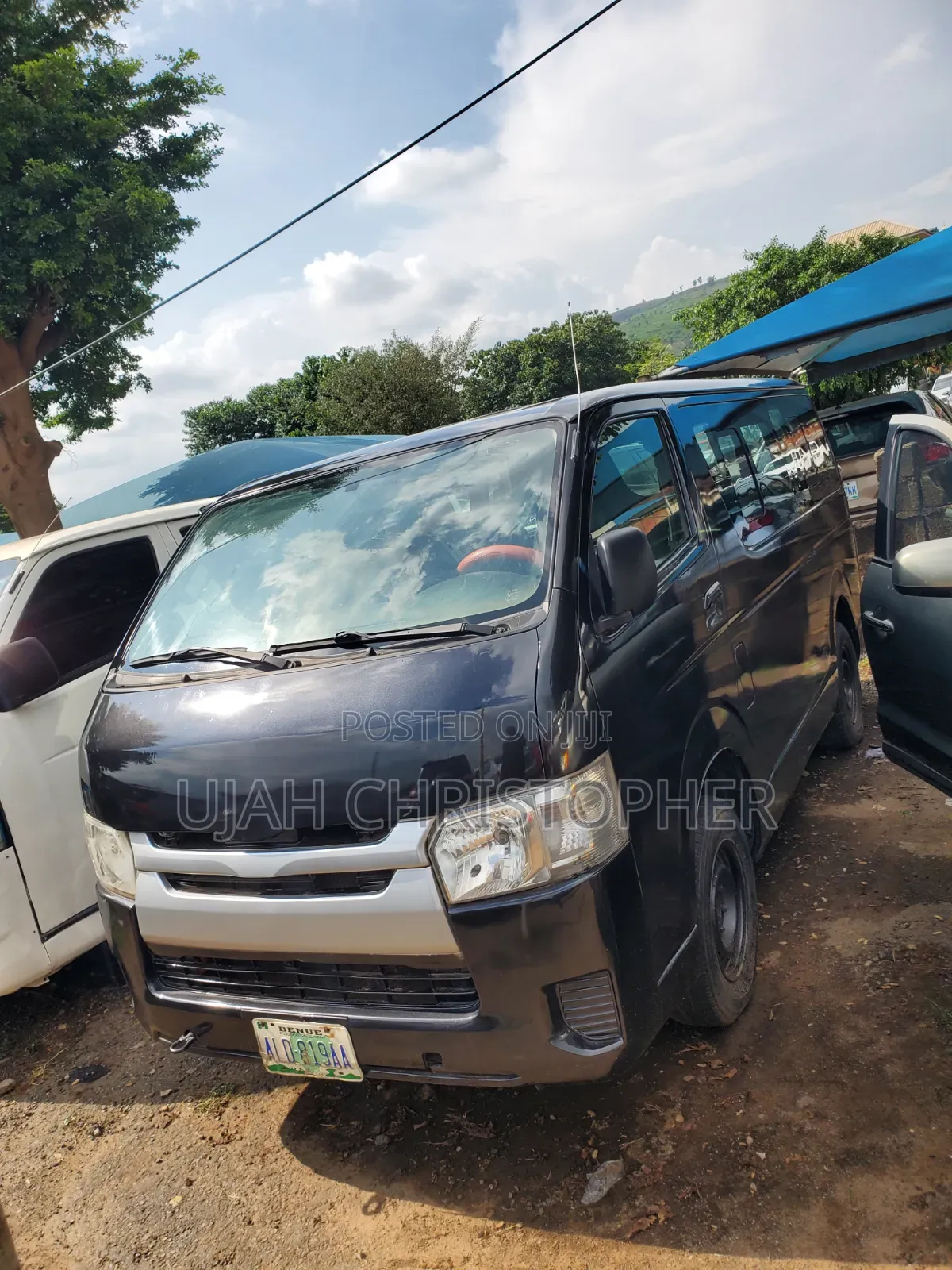 Toyota HiAce 2013 Black