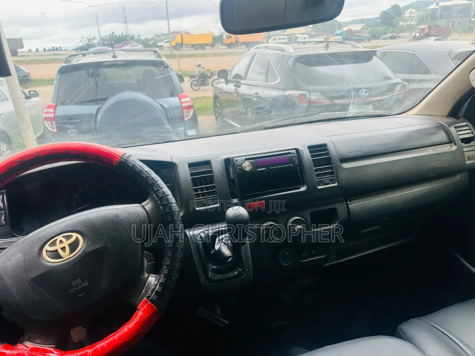 Toyota HiAce 2013 Black