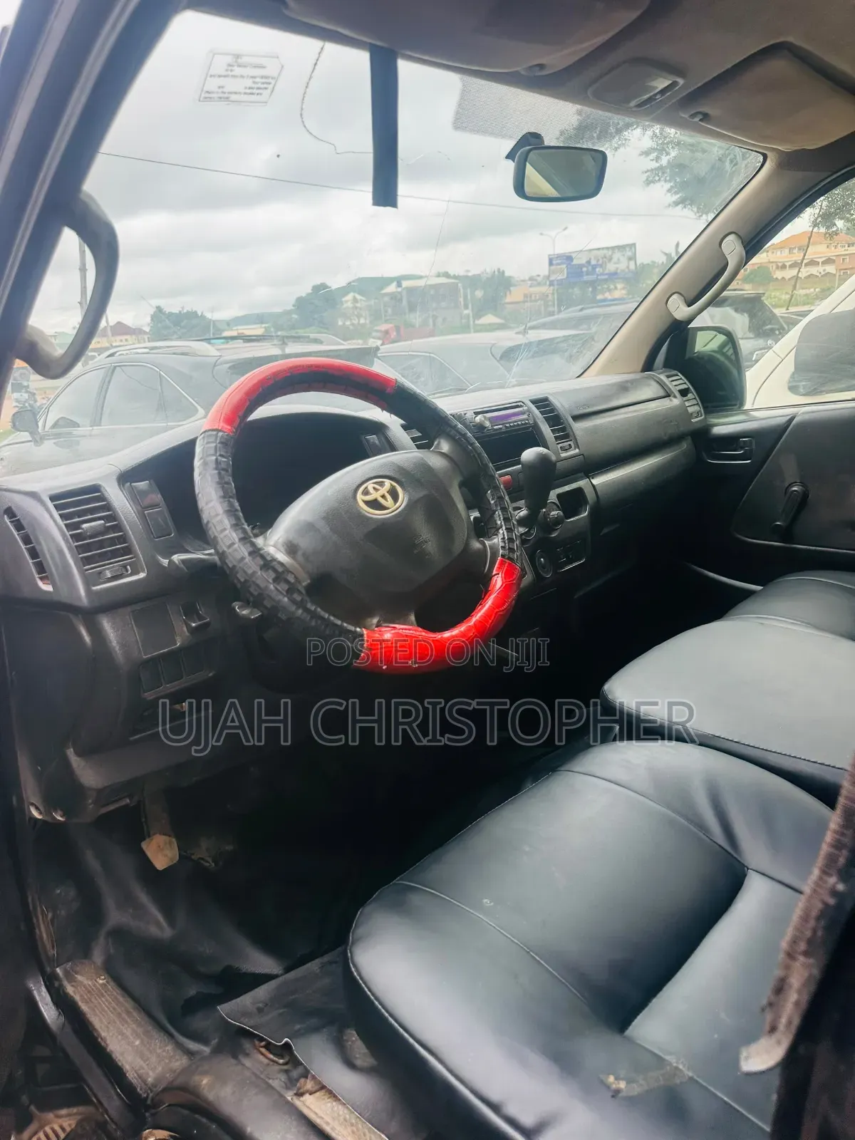 Toyota HiAce 2013 Black