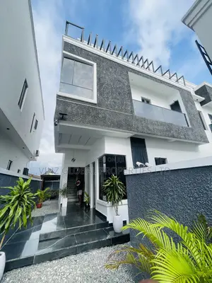 Brand New 2 Bedroom Luxury Apartment With Gym