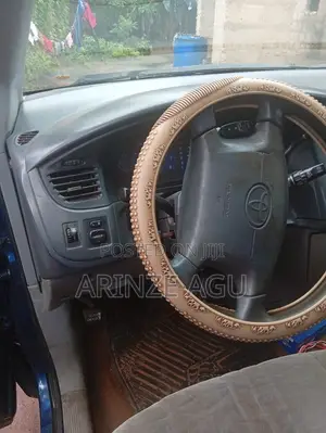 Toyota Sienna 2000 Blue