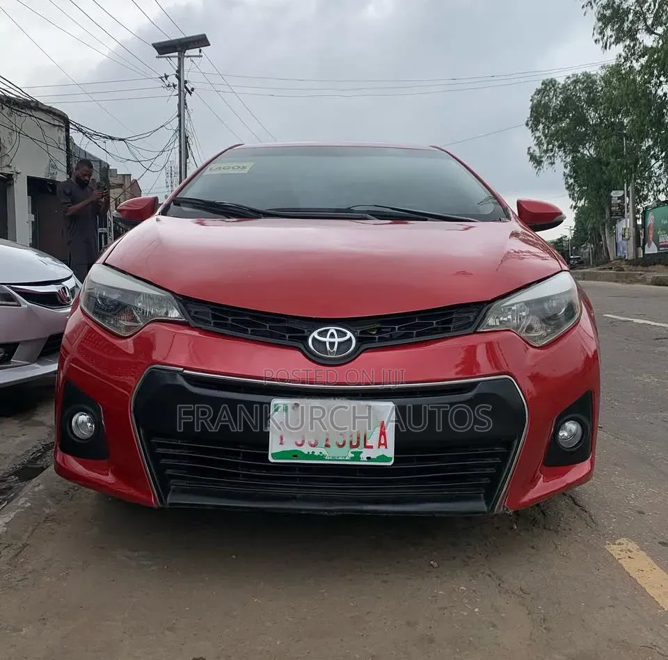 Toyota Corolla 2016 Red