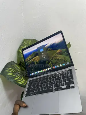 Laptop Apple MacBook 2020 8GB Apple M1 SSD 256GB