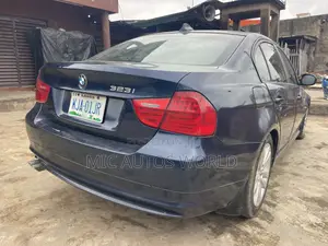BMW 323i 2011 Blue