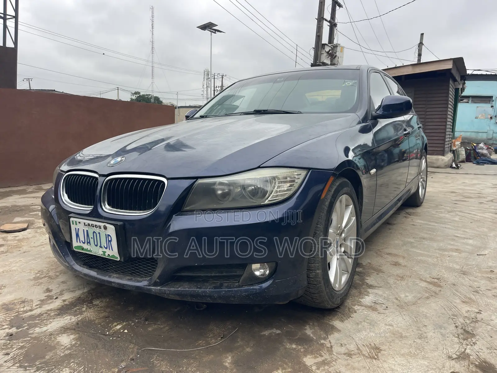 BMW 323i 2011 Blue