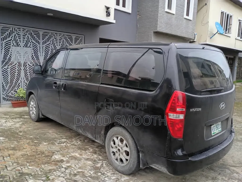 Hyundai H1 2012 Black