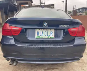 BMW 323i 2011 Blue