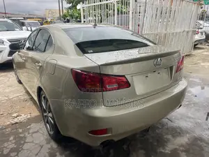 Lexus IS 250 2008 Gold
