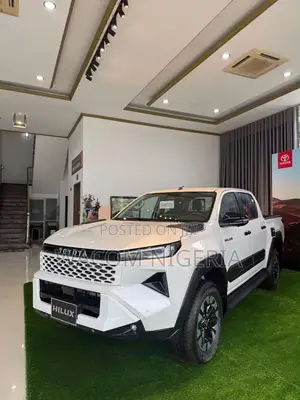 New Toyota Hilux 2025 White