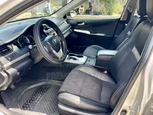Toyota Camry SE 4dr Sedan (2.5L 4cyl 6A) 2012 Silver