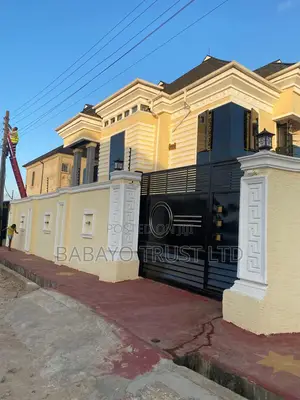 5bdrm Duplex in Genesis Estate, Iyana Ipaja for sale