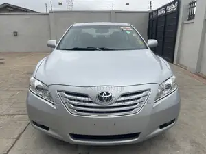 Toyota Camry XLE 4dr Sedan (2.4 4cyl 5A) 2008 Silver