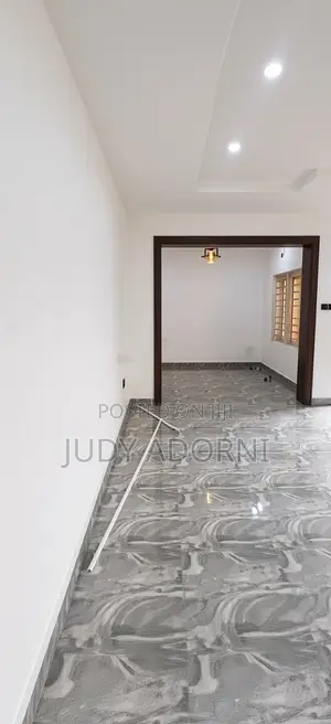 3bdrm Block of Flats in Estate In Wuye Main for rent