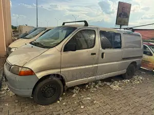 Toyota Grand HiAce 2002 Silver