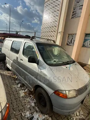 Toyota Grand HiAce 2002 Silver