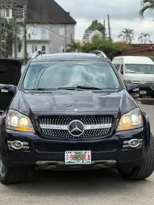 Mercedes-Benz GL-Class GL 550 2010 Blue
