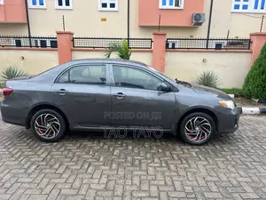 Toyota Corolla 2010 Gray