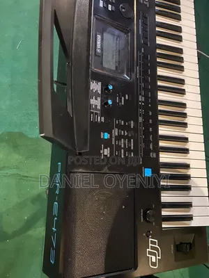 Yamaha PSR-E473