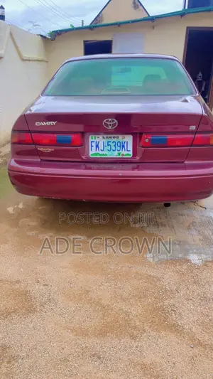 Toyota Camry 2000 Brown