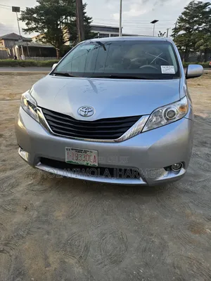 Toyota Sienna 2014 Blue