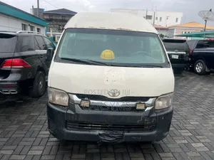Toyota Grand HiAce 2002 White