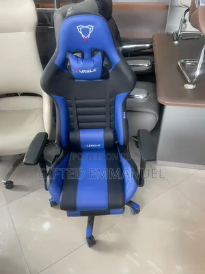 Gaming Chair With Footrest