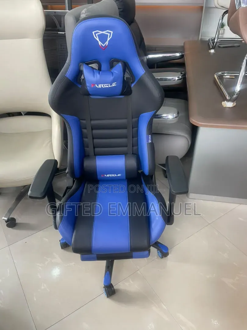 Gaming Chair With Footrest
