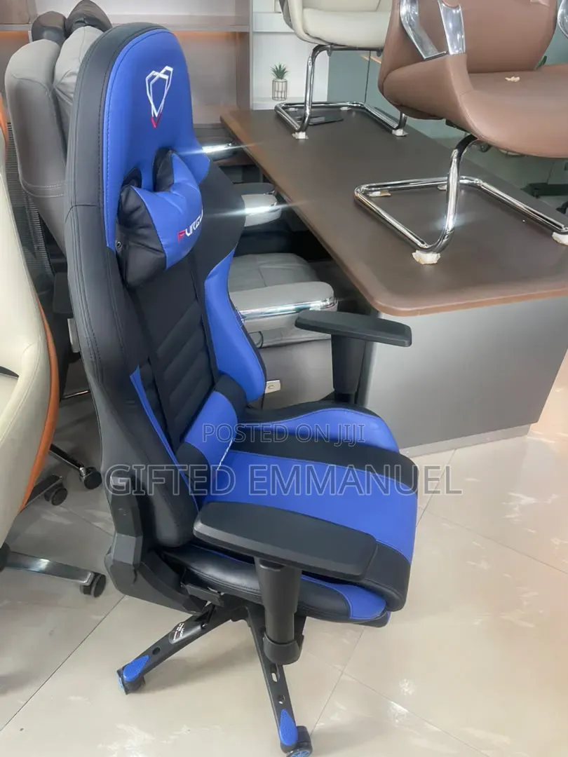 Gaming Chair With Footrest