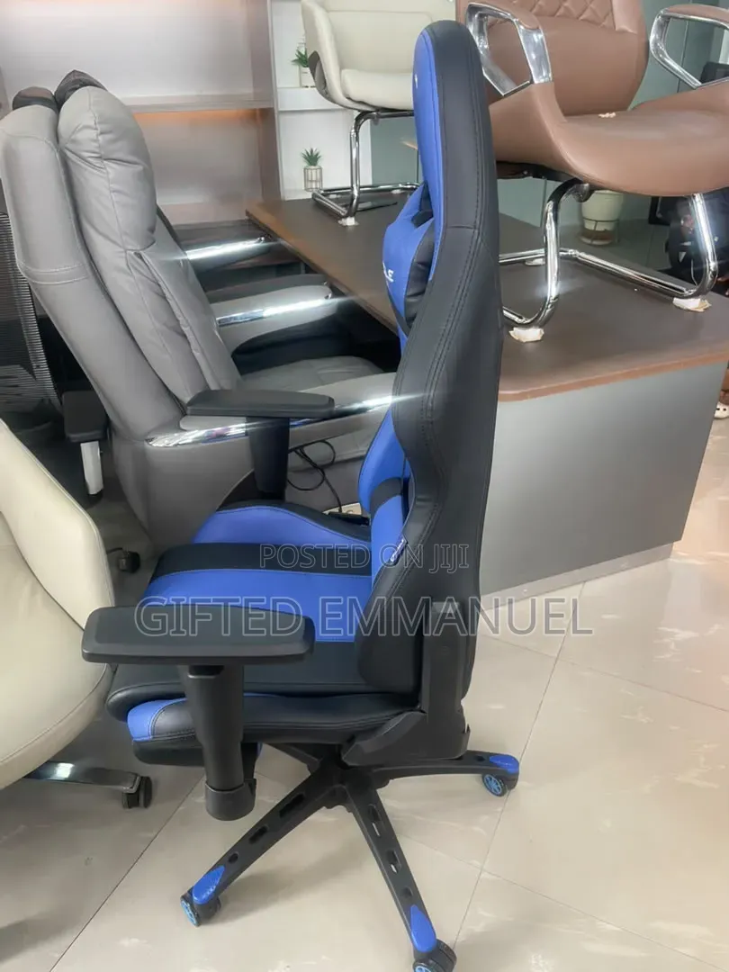 Gaming Chair With Footrest