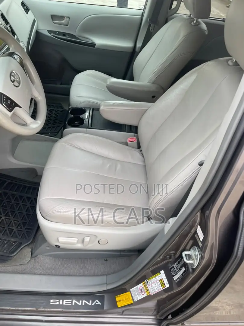 Toyota Sienna 2012 Gray