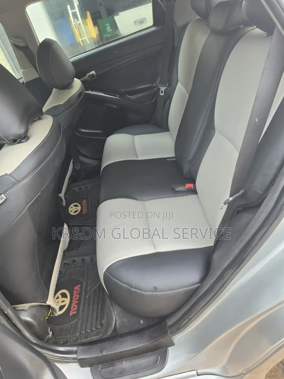 Toyota Matrix 2010 Silver