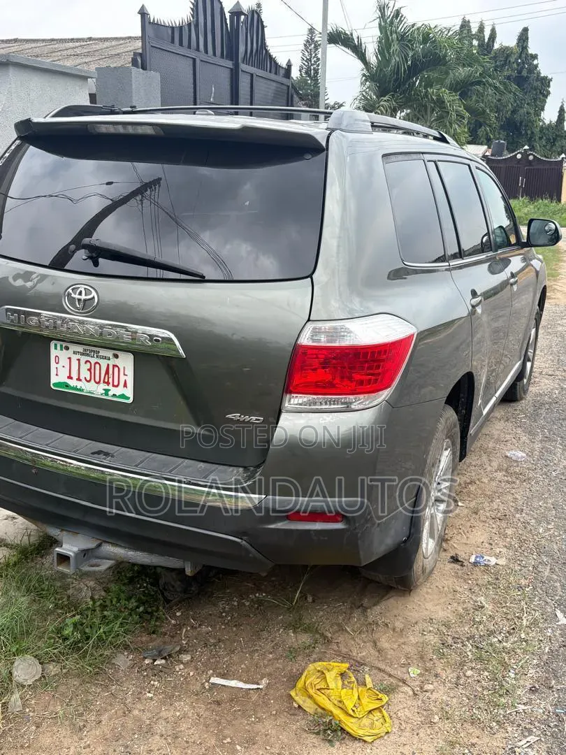 Toyota Highlander 2012 Green