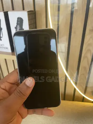 Apple iPhone 11 64 GB White