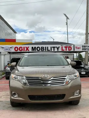 Toyota Venza V6 AWD 2010 Gold