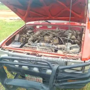 Toyota Hilux 1998 Red