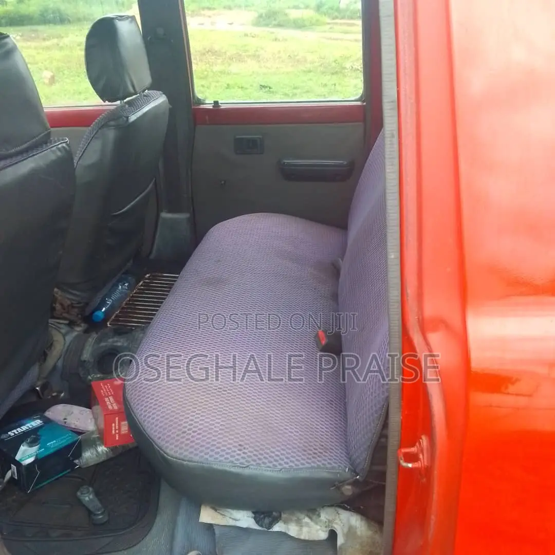 Toyota Hilux 1998 Red