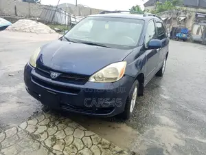 Toyota Sienna CE FWD (3.3L V6 5A) 2004 Blue