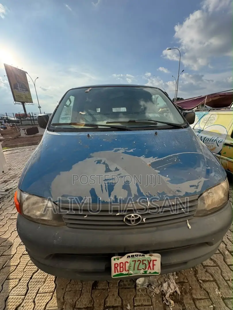 Toyota HiAce 2002 Blue