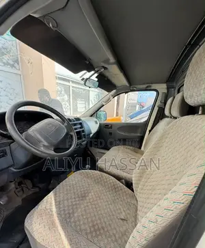 Toyota HiAce 2002 Silver